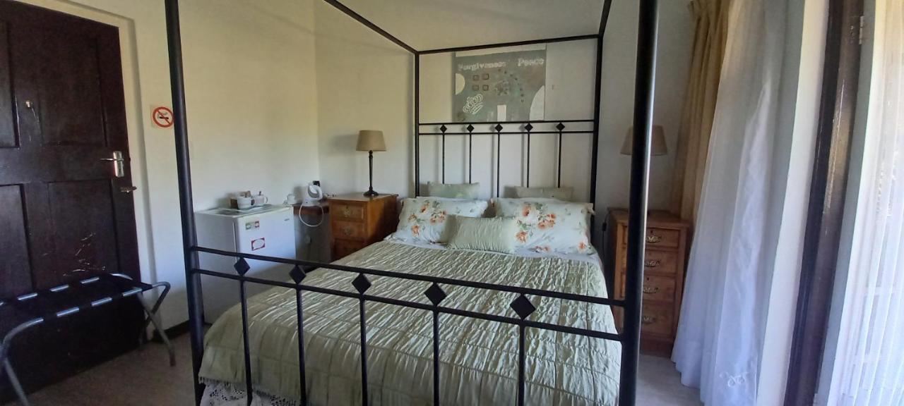 Beit Shalom Before Known As Best Little Guesthouse Oudtshoorn Exterior photo