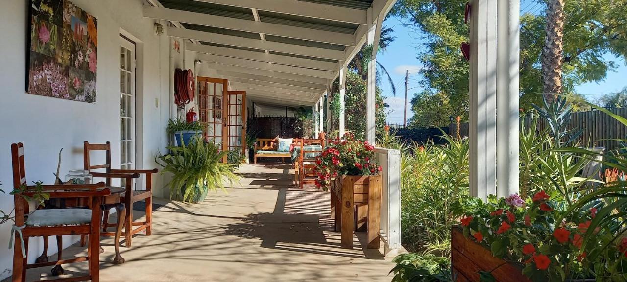 Beit Shalom Before Known As Best Little Guesthouse Oudtshoorn Exterior photo