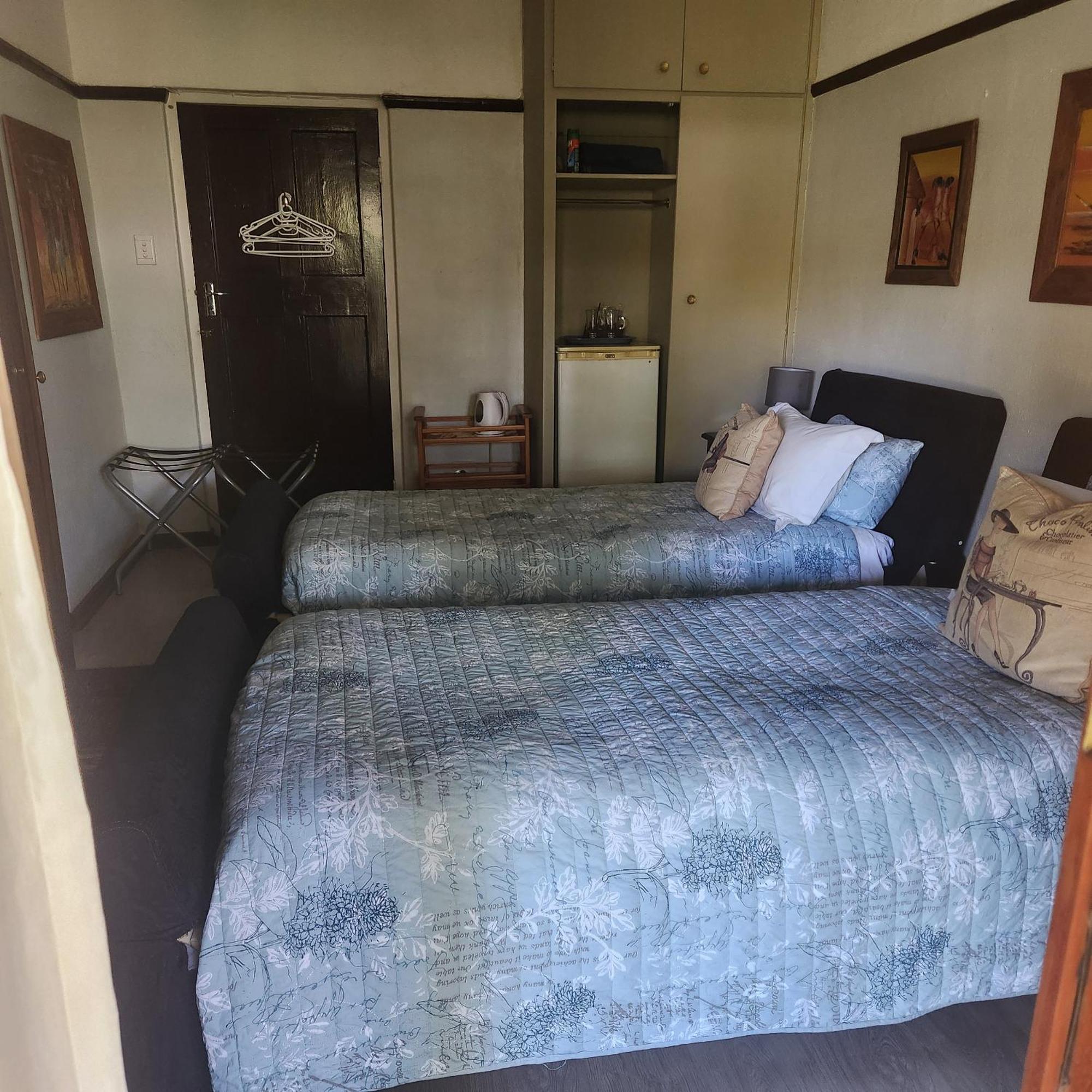 Beit Shalom Before Known As Best Little Guesthouse Oudtshoorn Exterior photo